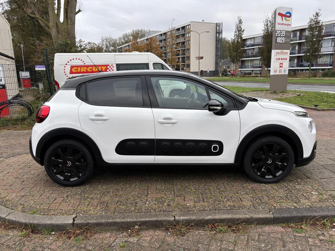 Citroen C3 1.2 PureTech Shine / ALL-IN RIJKLAARPRIJS /Apple Carplay/Duo-Tone/17"Velgen/Navi/Camera