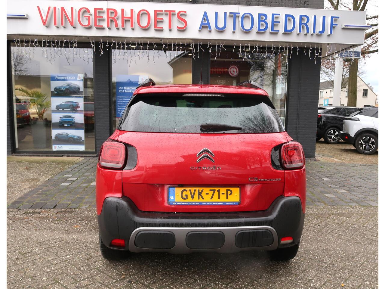 Citroen C3 Aircross 130 Pk Benzine *** AUTOMAAT *** Hoge Zit * Climate & Cruise Control * DAB Radio Ontvangst * Apple Car Play & Android Auto voor Spotify & Navigatie * Achteruitrij Camera * Vingerhoets; Vierde Generatie Eersteklas Service !