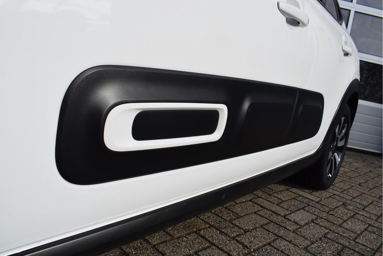 Citroen C3 1.2 PureTech Shine | Camera | Trekhaak | Stoelverwarming