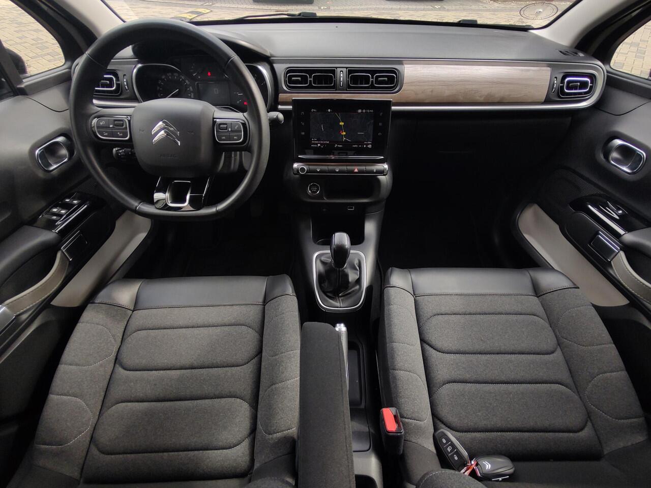 Citroen C3 1.2 PureTech Shine Nieuwe Distributie-Riem Exclusive Camera Navi-Carplay Luxe Bekleding Bi-tone Cruise-Control