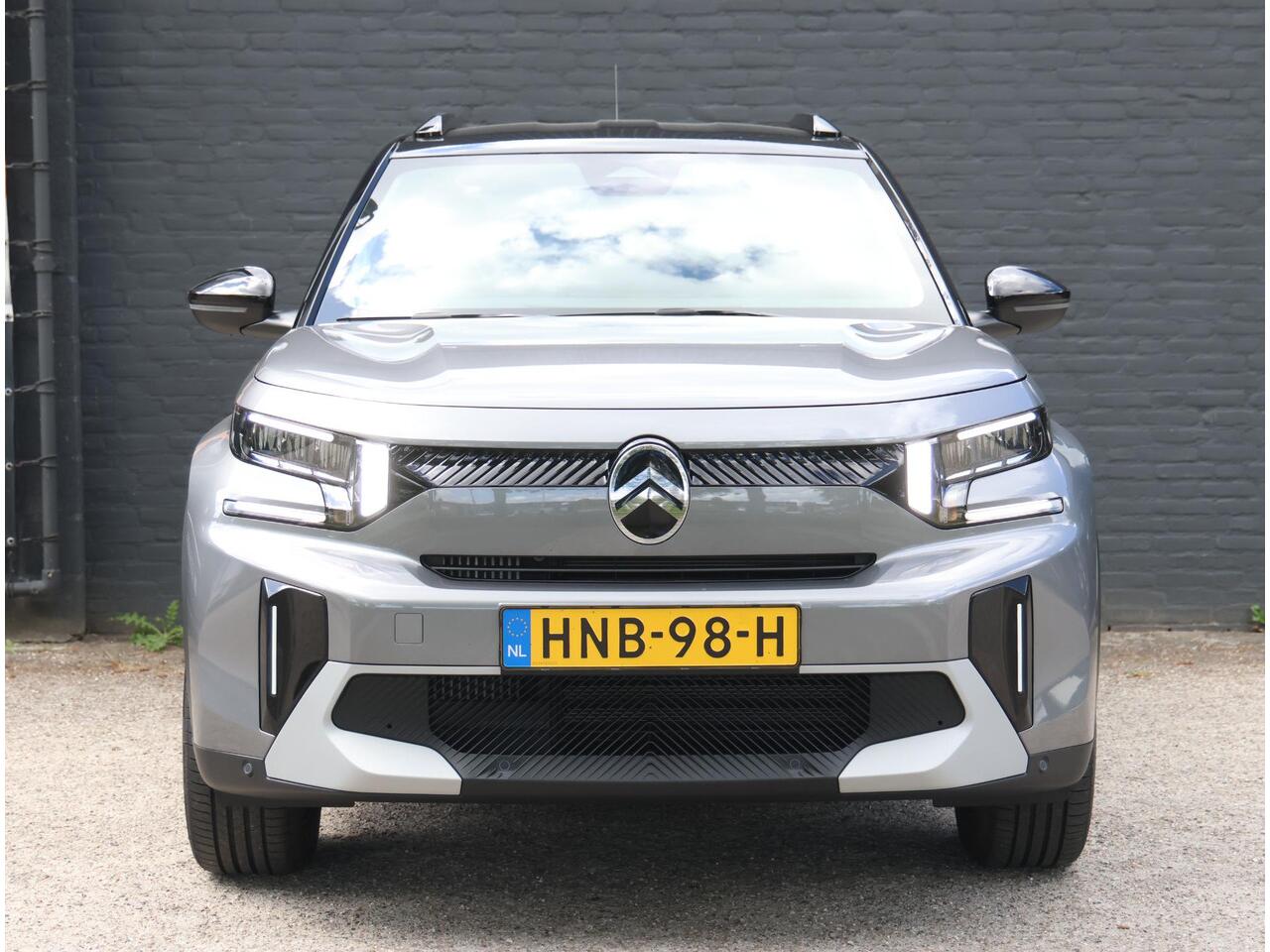 Citroen C3 Aircross 1.2 Hybrid 145PK Max | AppleCarPlay/AndroidAuto | Climate Control | Cruise Control | Camera | FULL LED | Navigatie | LMV | Parkeersensoren | Privacy Glass | Isofix | Two-Tone |