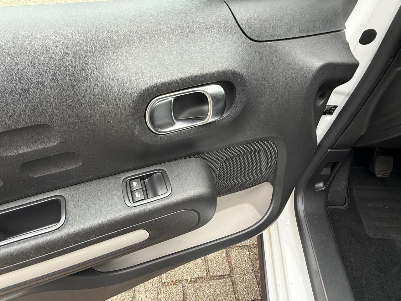 Citroen C3 1.2 PureTech S&S Feel Edition / Airco clima/ Cruise/ Navigatie/ Apple carplay/ PCD/ LED