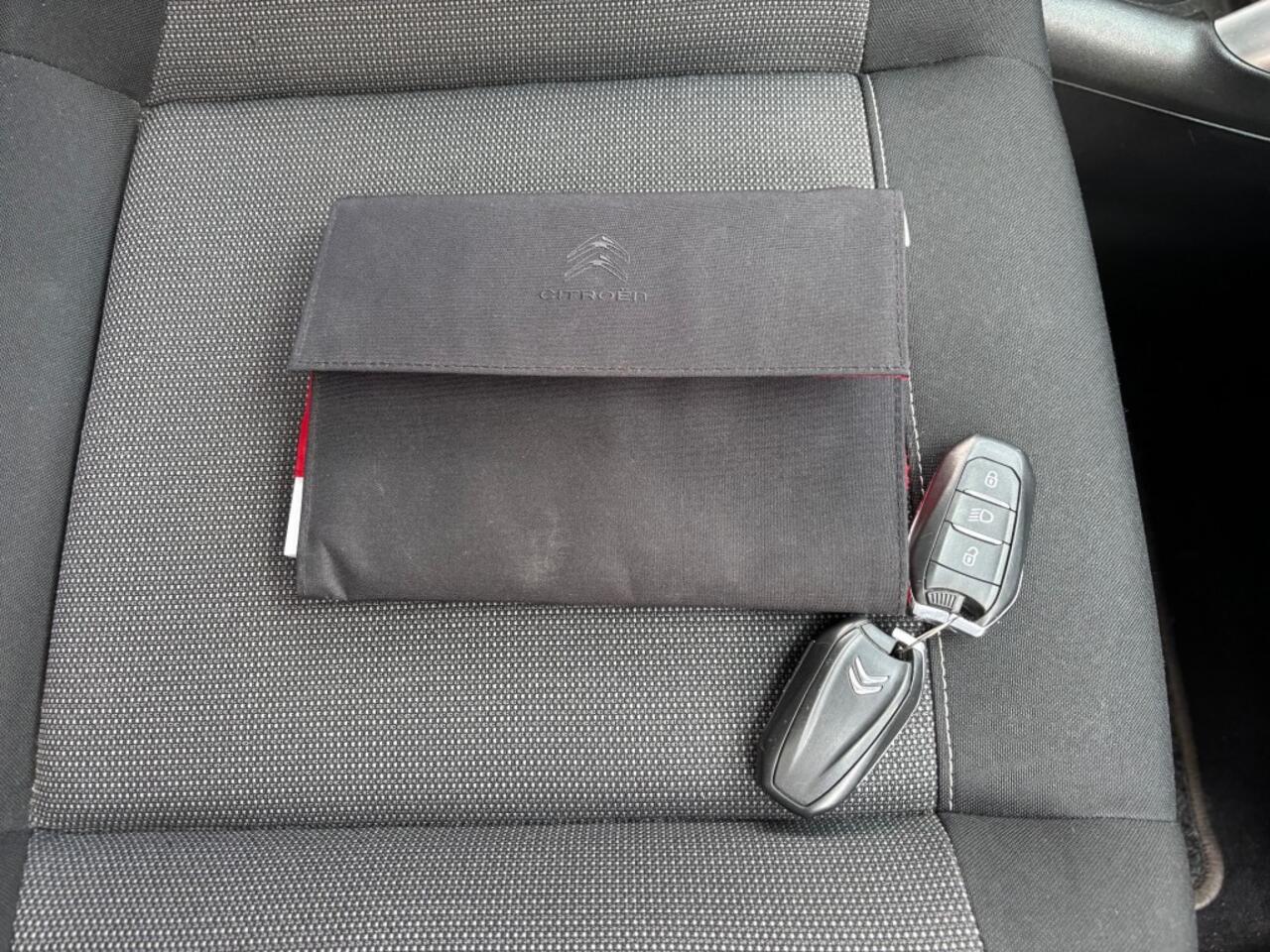 Citroen C3 1.2 PT SenS SHINE 110 PK CARPLAY AIRCO/ECC NAVI PDC_