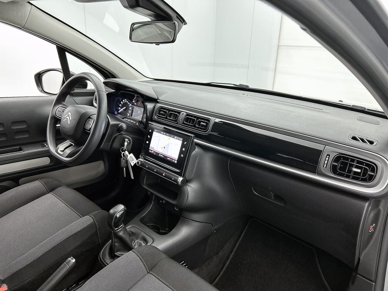 Citroen C3 PureTech 82 PK S&S Feel | Stoelverwarming | Navigatie | Rijklaar |