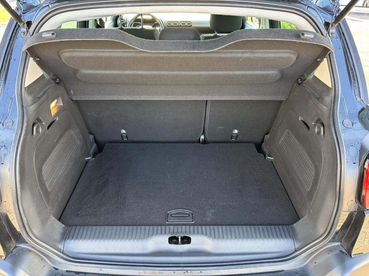 Citroen C3 Aircross 1.2 PureTech Shine / ALL-IN RIJKLAARPRIJS /Navi/Camera/Apple Car Play/Trekhaak/17"Velgen