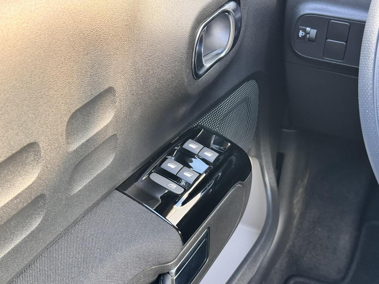 Citroen C3 1.2 PureTech Business | Stoelverwarming | Camera