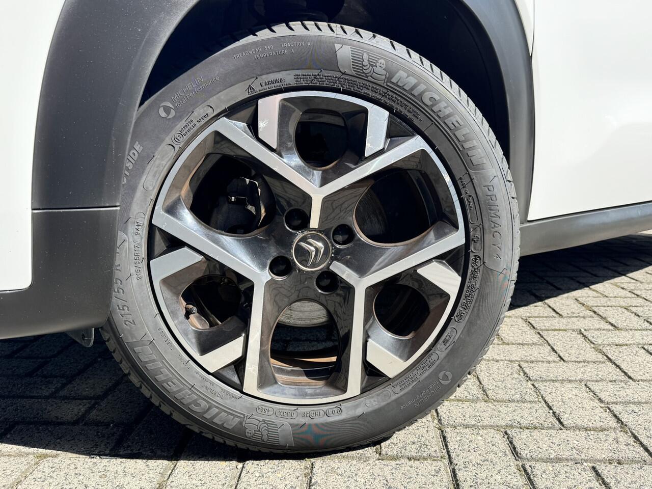 Citroen C3 Aircross 1.2 PureTech 110 Feel | Lederen bekleding | Panoramadak | Stoelverwarming | Navigatie