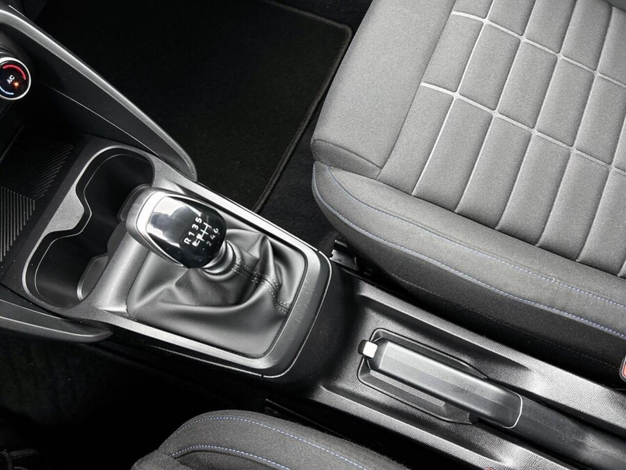 Citroen C3 Turbo 100pk Plus | Rijklaar | Apple Carplay | 17" Wielen | Dakrails Glossy Black |