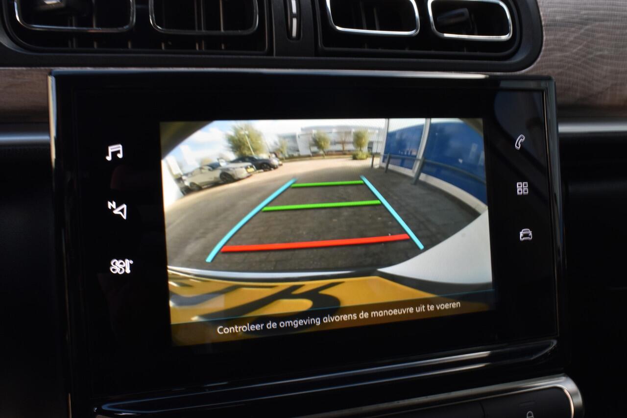 Citroen C3 PureTech 110 Shine Navi | Airco | Camera achter | 17 Inch velgen |