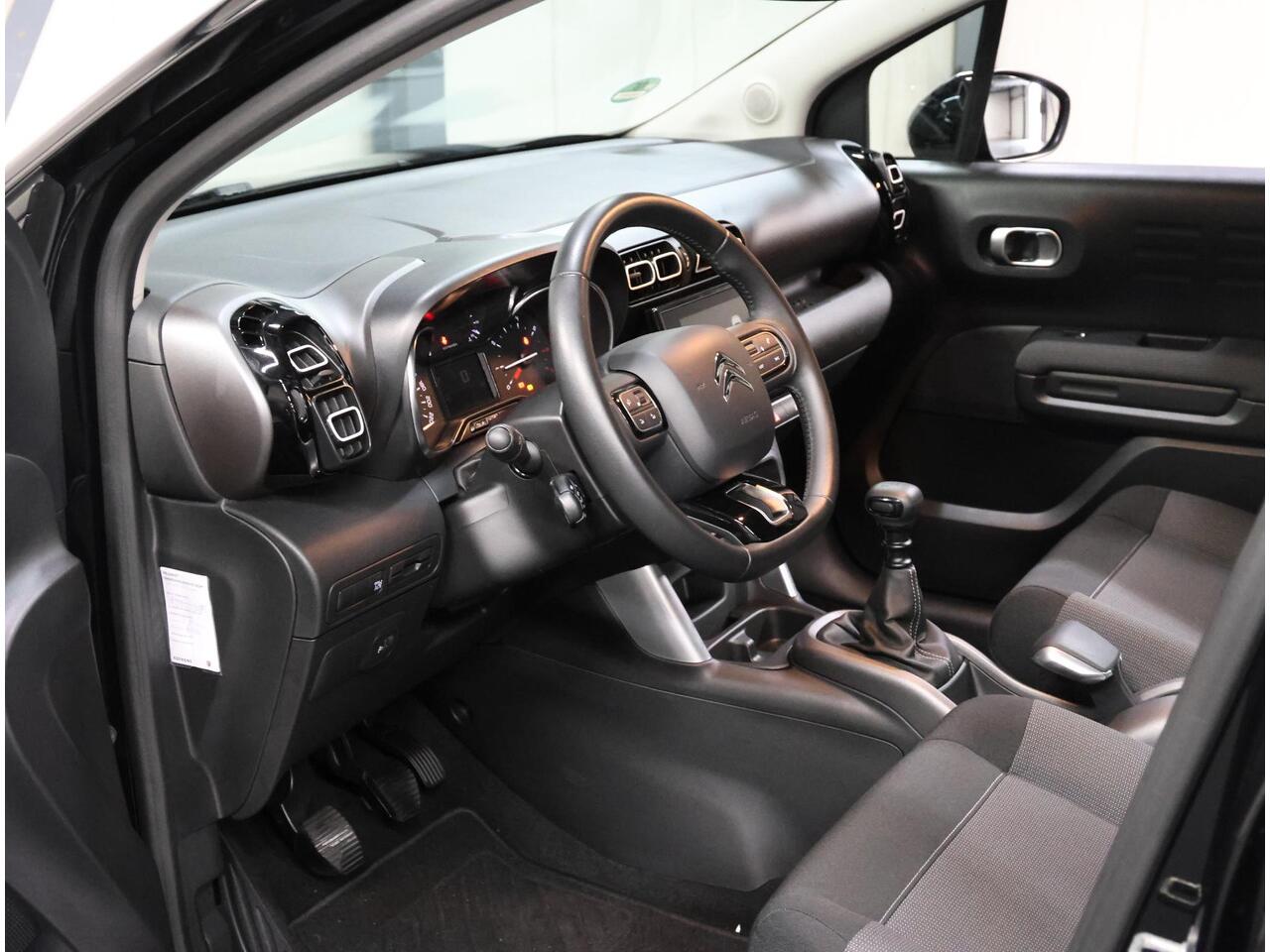 Citroen C3 Aircross 1.2 110PK S&S Business | AppleCarplay/AndroidAuto | Armsteun | Navigatie | Climate Control | Cruise Control | Bluetooth | LED Dagrijverlichting | Isofix | Privacy Glass | Parkeersensoren |