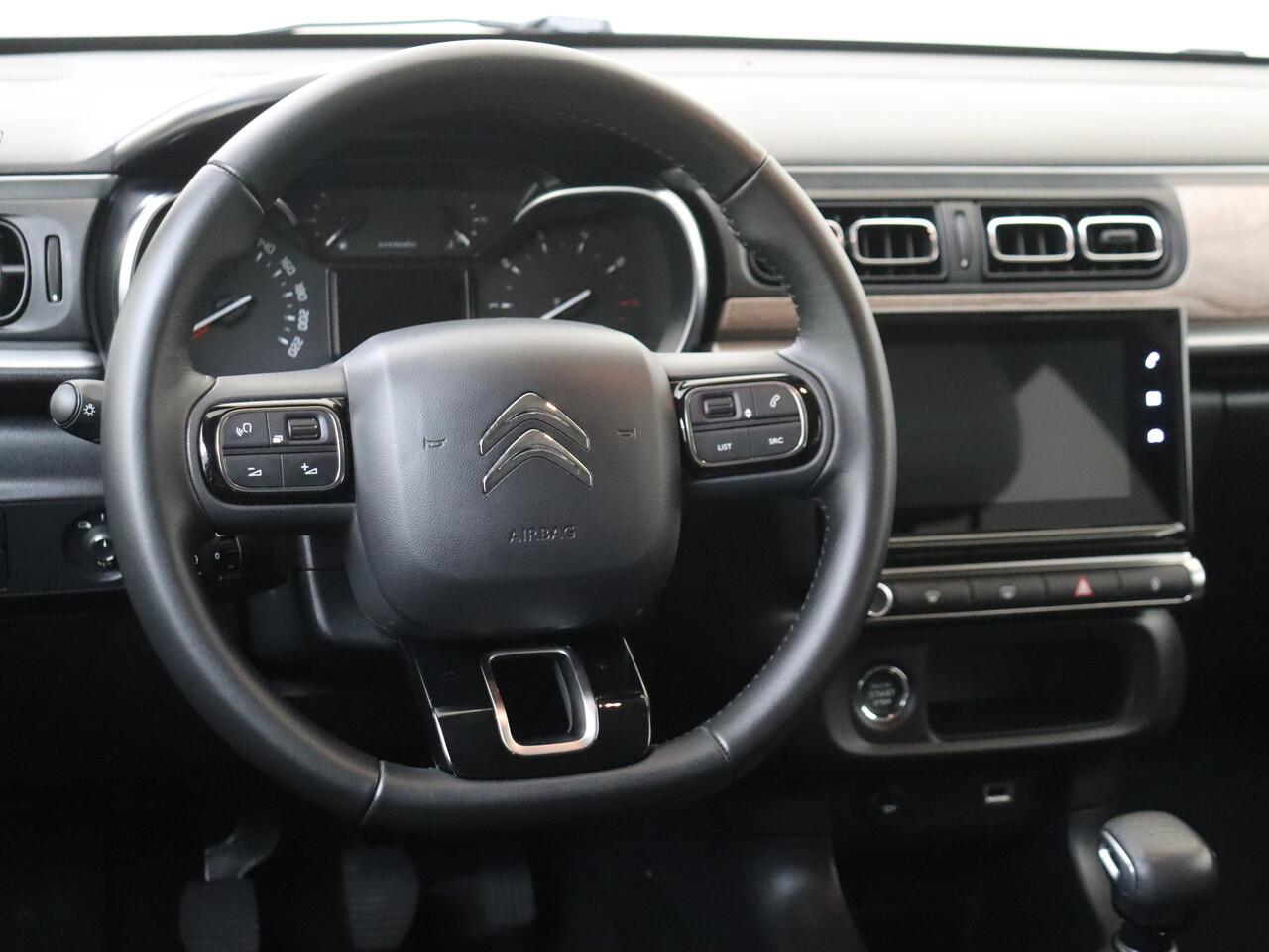 Citroen C3 1.2 PureTech 110pk Shine NAV. | CONNECT CAM | STOELVERW. | | LM.VELGEN