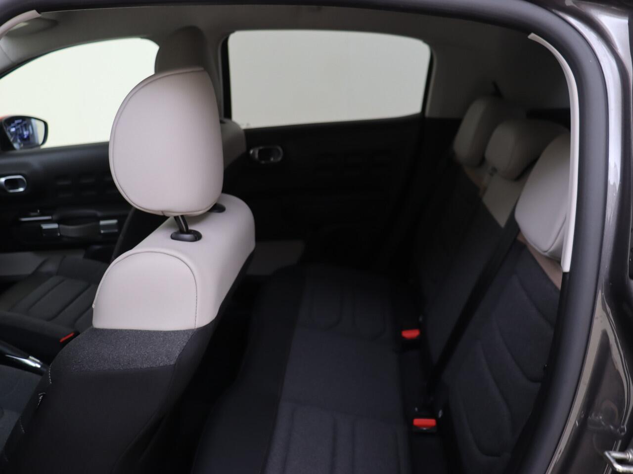 Citroen C3 1.2 PureTech 110pk Shine NAV. | CONNECT CAM | STOELVERW. | | LM.VELGEN