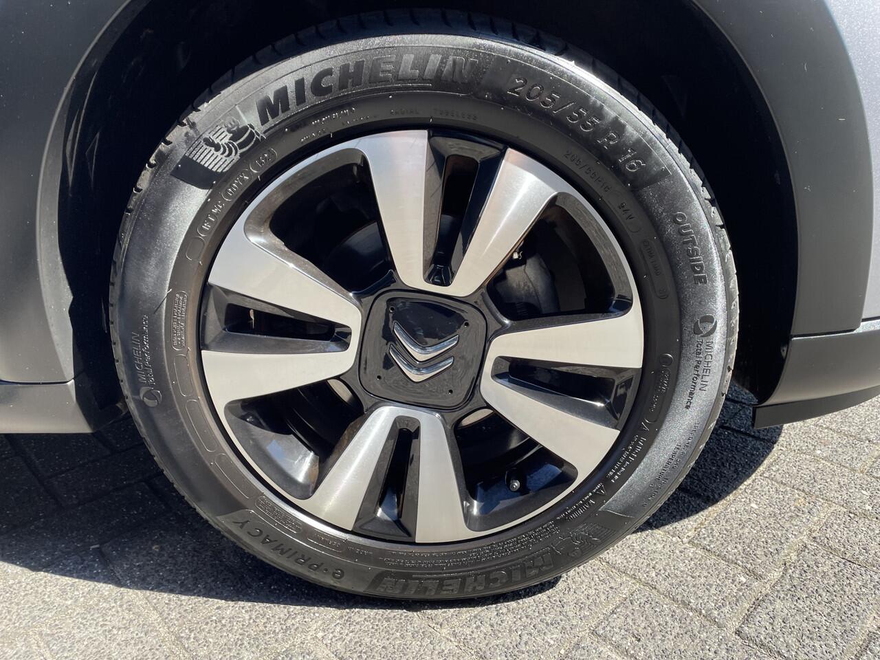 Citroen C3 82pk Max (Camera - Keyless Entry - Navigatie - Apple Carplay - Automatische Airco - LED - Parkeersensoren)