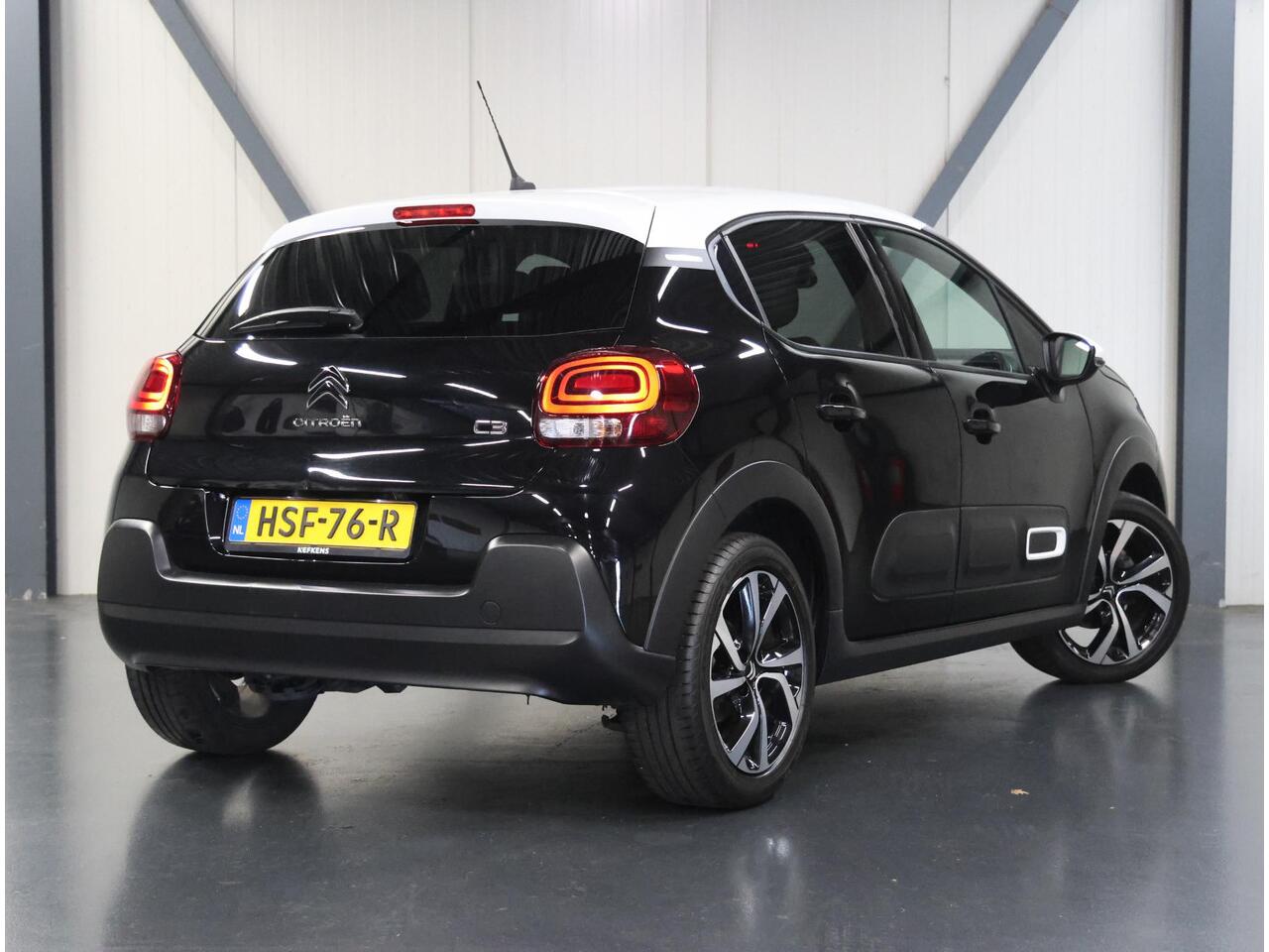 Citroen C3 110PK Feel Edition | 1ste eigenaar | AUTOMAAT | AppleCarplay/AndroidAuto | Armsteun | Camera | Cruise Control | Climate Control | StoelVerwarming | Navigatie | Isofix | Privacy Glass | Two-Tone |