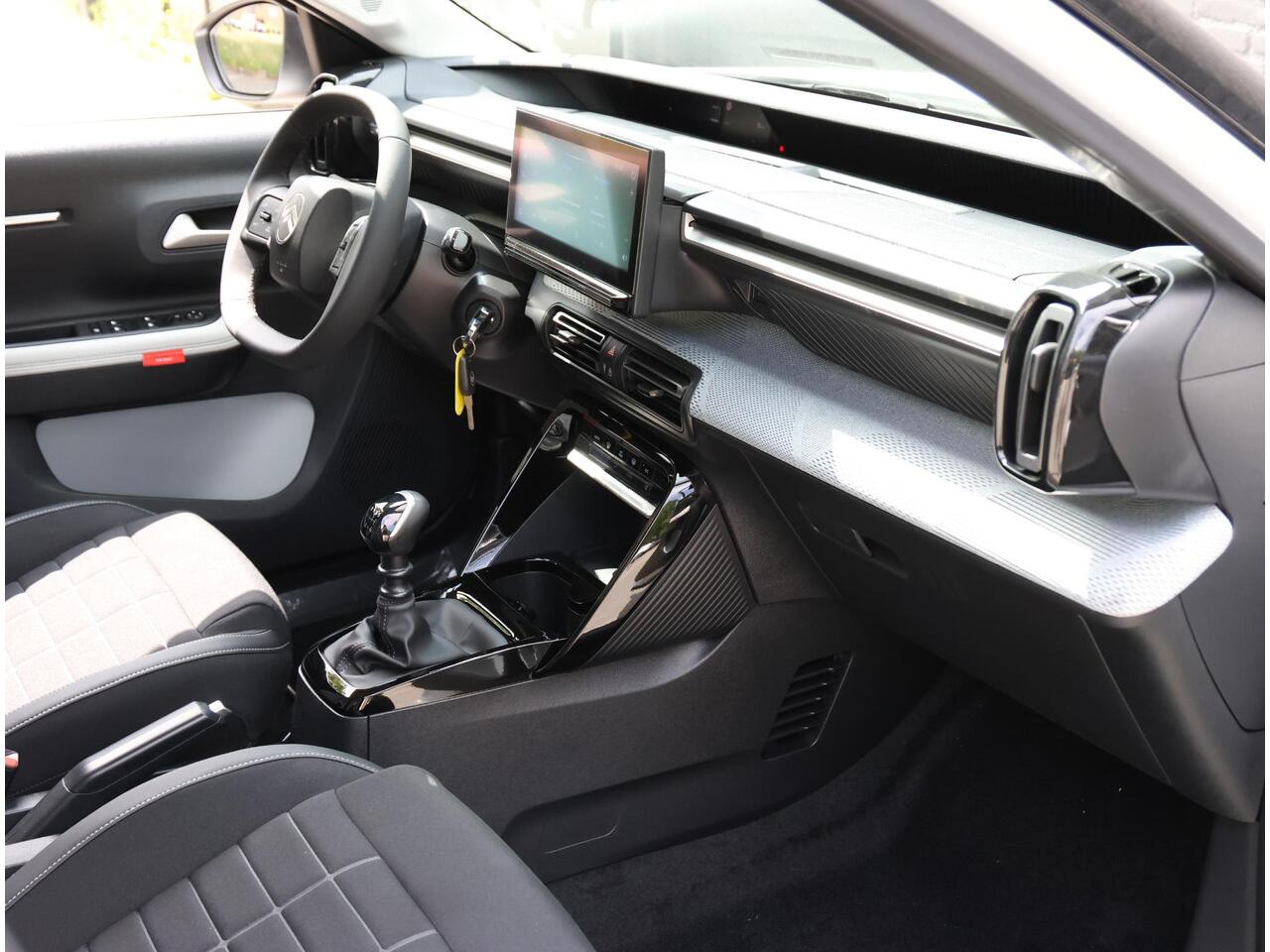 Citroen C3 1.2 Turbo 100pk Max | Camera | Navigatie | AppleCarPlay/AndroidAuto | Climate Control | Cruise Control | FULL LED | Two-Tone | Privacy Glass |