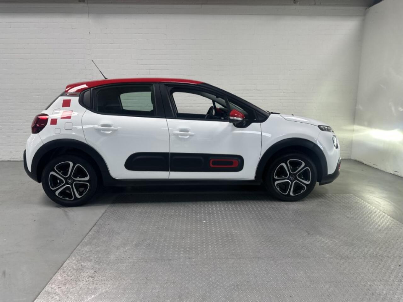 Citroen C3 1.2 PureTech Business AIRCO / CRUISE / ELK.PAKKET / NAVI Nieuwe model