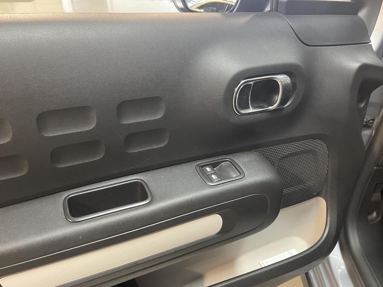 Citroen C3 1.2 PureTech Feel 16"/Navigatie/LED/Android Auto & Apple Carplay/Climate/Cruise/PDC