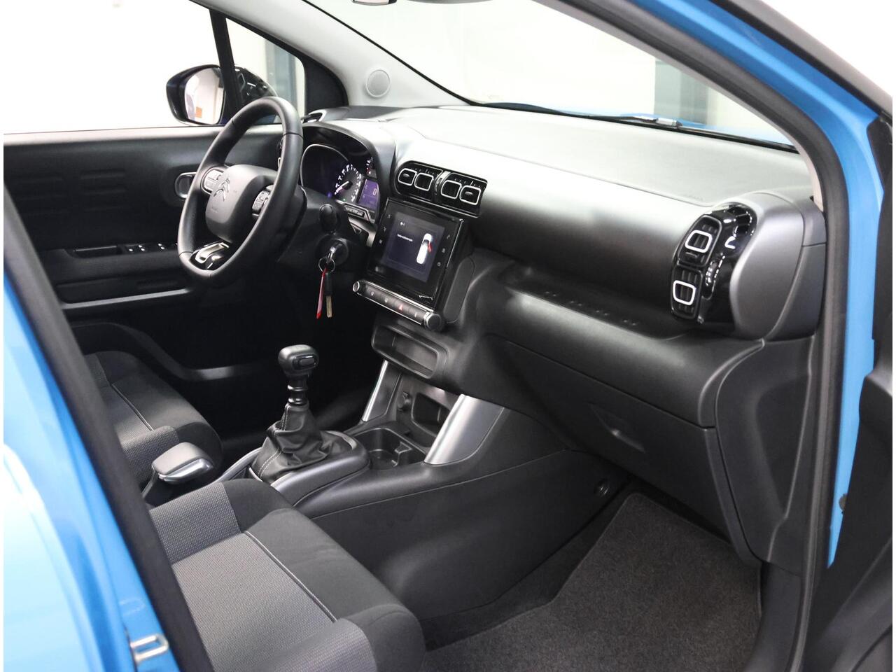 Citroen C3 Aircross 1.2 110PK Shine | 1ste eigenaar | AppleCarplay/AndroidAuto | Cruise Control | Climate Control | Navigatie | 16"LMV | Isofix | Privacy Glass | Parkeersensoren |