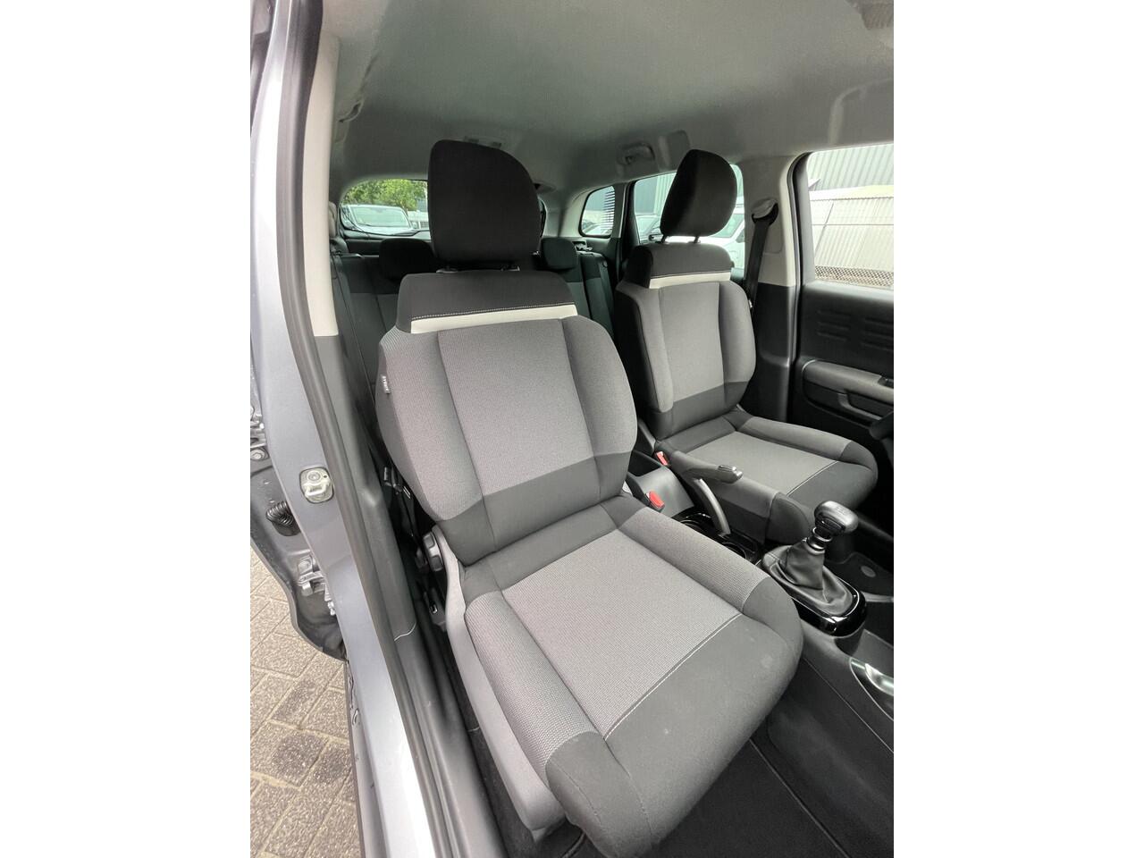 Citroen C3 Aircross 110pk Feel (Navigatie - Automatische Airco - LED - Apple Carplay - Parkeersensoren - Cruise Controle)