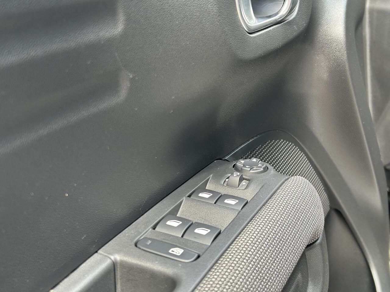 Citroen C3 Aircross 1.2T 110PK Plus l AppleCarplay l Cruise l LED l PDC