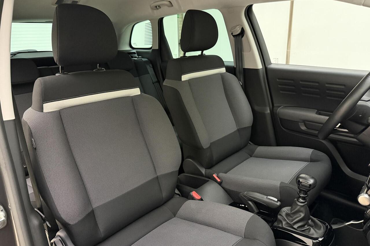 Citroen C3 Aircross 1.2 PureTech 110pk Plus | Grip control | Climate control | Dakrails | Extra getint glas | Keyless | Cruise control | DAB Radio