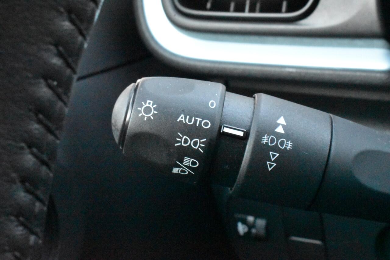 Citroen C3 PureTech 110 Shine | Elle Navigatie | Camera Achter | Airco | Parkeerhulp | LM Velgen |