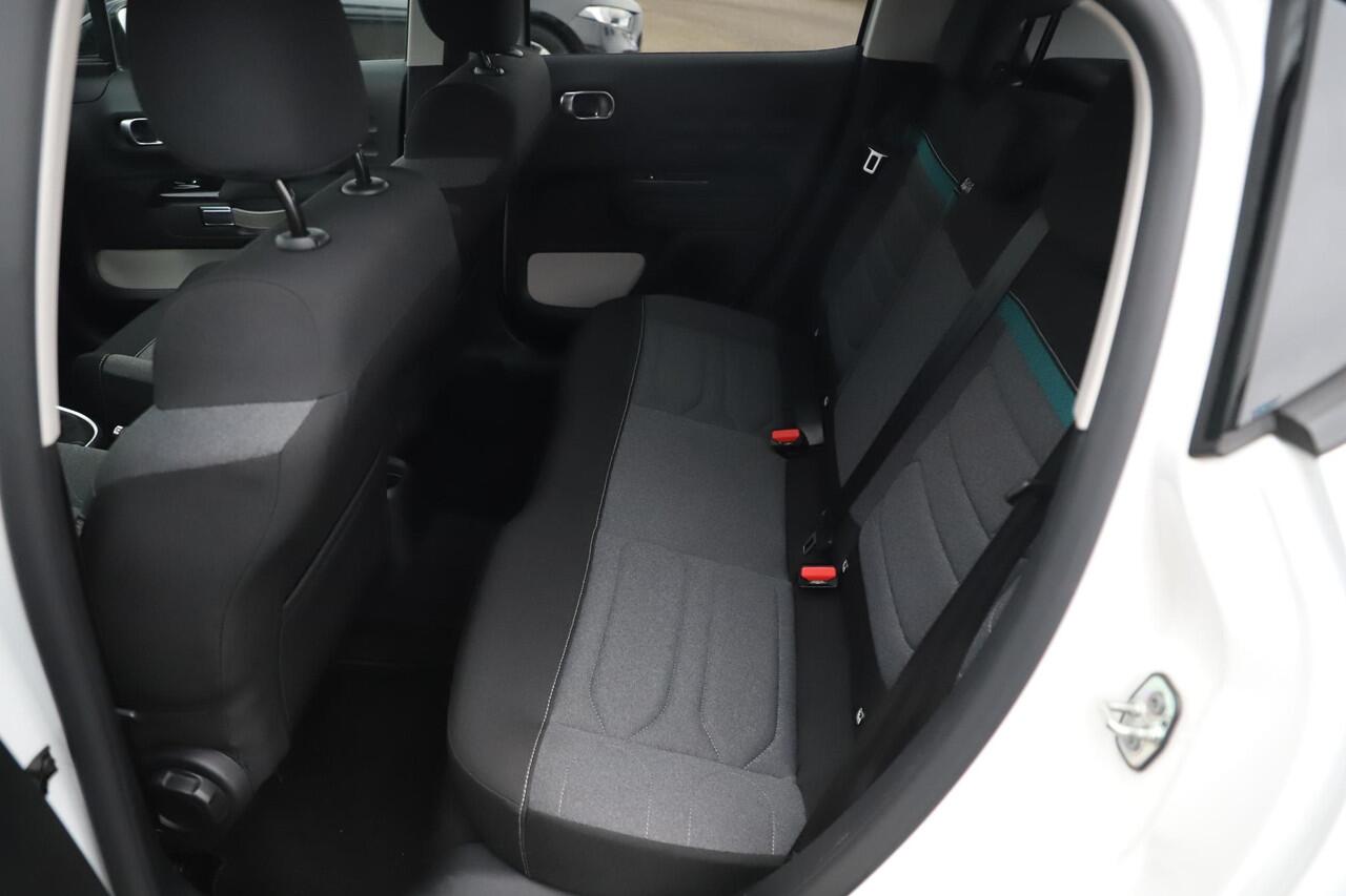 Citroen C3 1.2 PureTech Shine Navigatie Achteruitrijcamera 17 inch LMV Carplay Android Climate Cruise Control Rijstrooksensor Parkeersensor