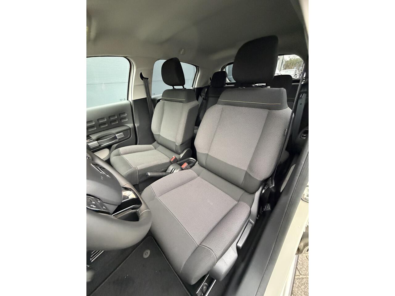 Citroen C3 110pk Max (Camera - Keyless Entry - Automatische Airco - LED - Navigatie - Apple Carplay)