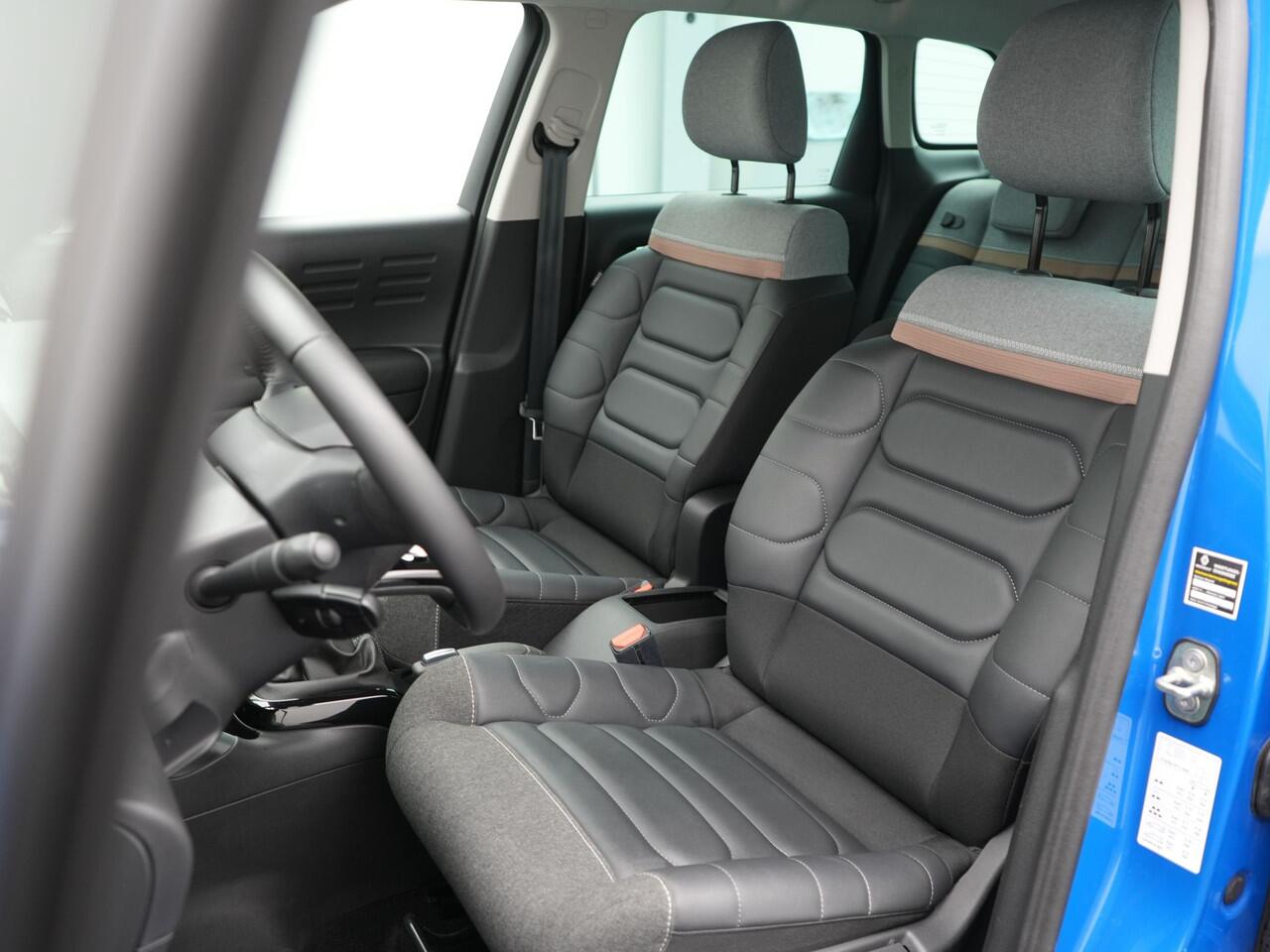 Citroen C3 Aircross 1.2 PureTech Shine Pack | Achteruitrijcamera | 17 inch lichtmetalen velgen | Donker getint glas achter | Keyless entry | UITVERKOOP!!!