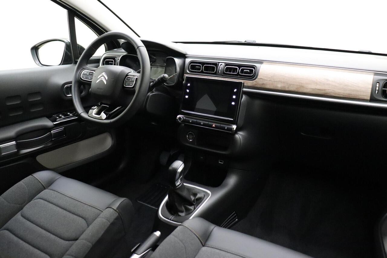 Citroen C3 1.2 PureTech Max | Navigatie | Climate control | Camera | Stoelverwarming | Lichtmetalen velgen | DAB Radio | Cruise control | Getint glas
