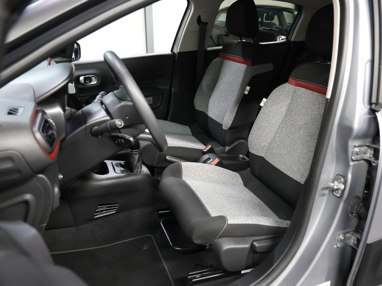 Citroen C3 1.2 85PK C-Series | Uniek! | AppleCarplay/AndroidAuto | Led Koplampen | Cruise Control | Privacy Glass | Navigatie | 17"LMV | Isofix | Trekhaak | Privacy Glass | Parkeersensoren |