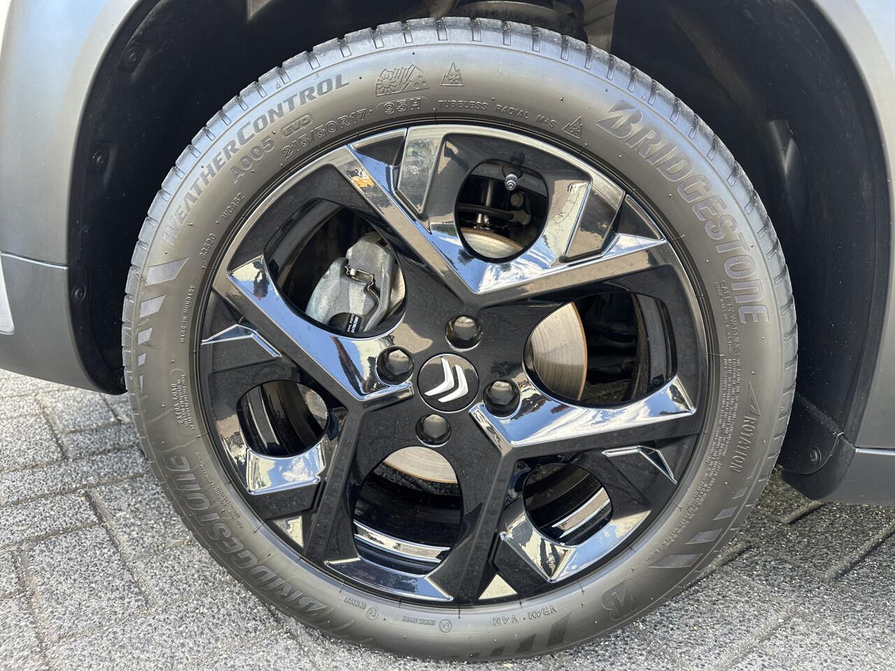 Citroen C3 Aircross 110pk Max (Camera - 17"- Keyless Entry - Automatische Airco - Navigatie - Apple Carplay - Grip Controle)