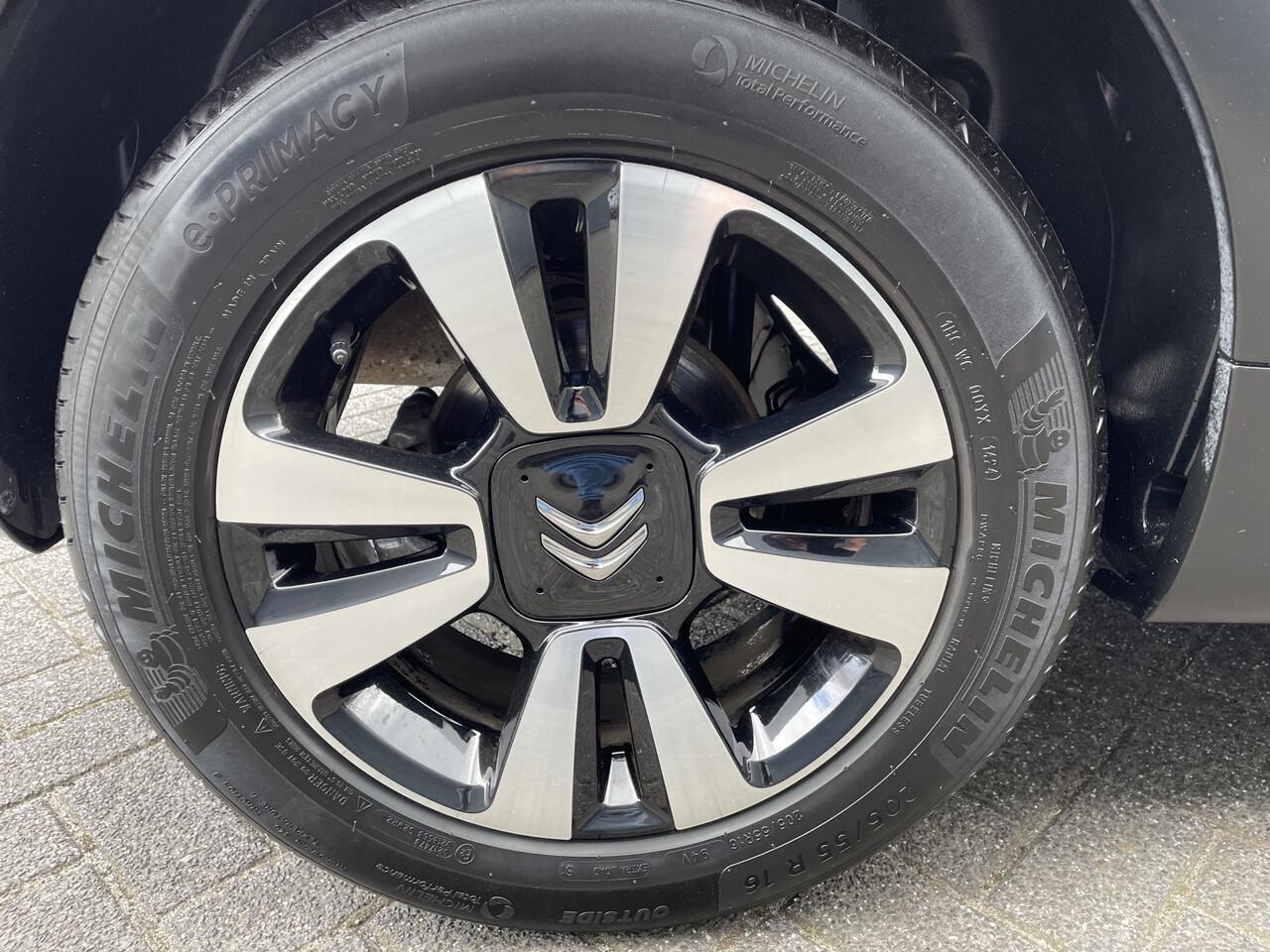 Citroen C3 110pk Max (Keyless Entry - Camera - Automatische Airco - Navigatie - Apple Carplay - LED)