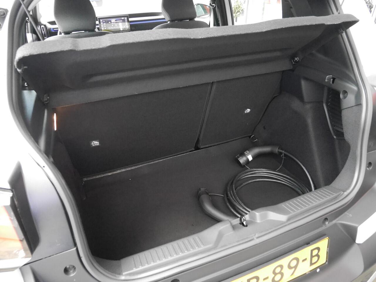 Citroen C3 Ë-C3 Plus 113pk 44 kWh |Demo| Comfort Vering | Parkeersensoren achter | Cruise control | Airco | Led verlichting | Wltp 320km