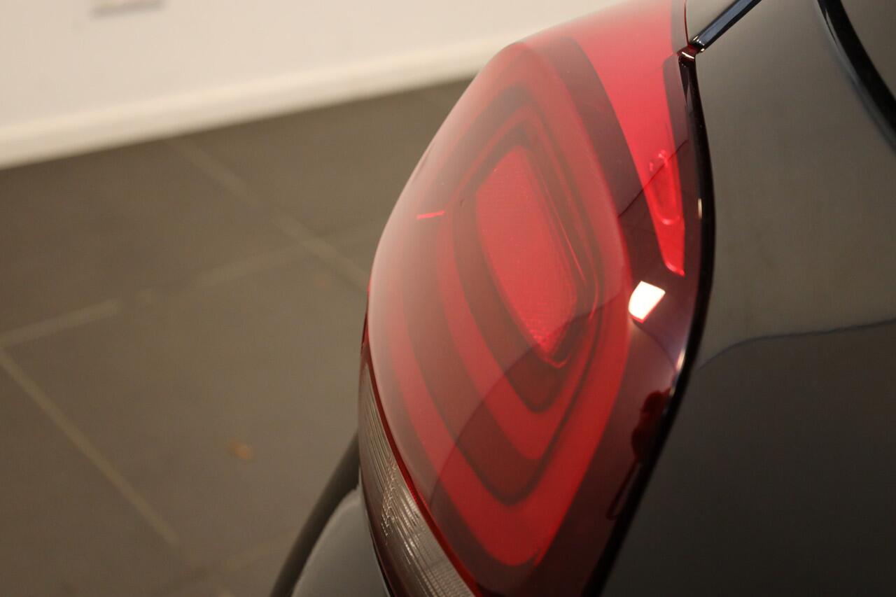 Citroen C3 PT 110 Shine Automaat-6 Carplay | Leder | Lichtmetaal | Navi | Camera