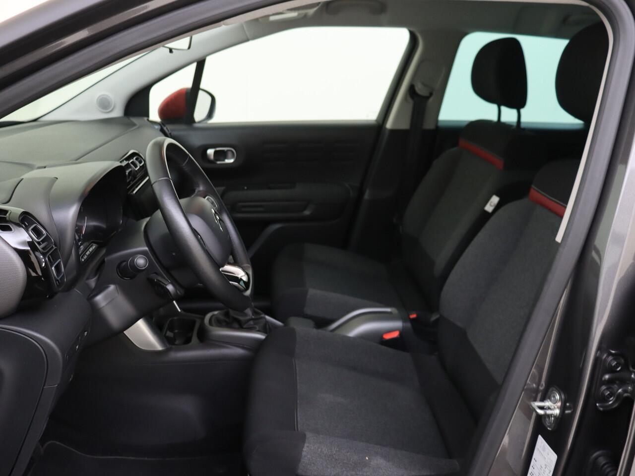 Citroen C3 Aircross 1.2 PureTech C-Series | Donker getint glas achter | Cruise control | Lederen stuur |