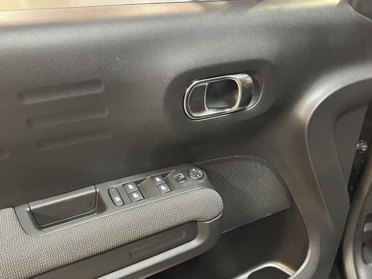 Citroen C3 Aircross 1.2 PureTech Plus 16"/Head-up/Keyless/Navigatie/Camera/Grip Control/Climate/Cruise/Apple Carplay & Android Auto