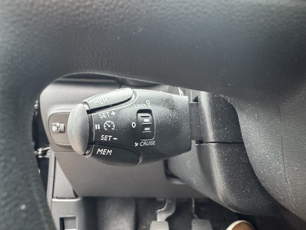 Citroen C3 1.2 83pk Plus Navigatie|Parkeersensoren|Carplay