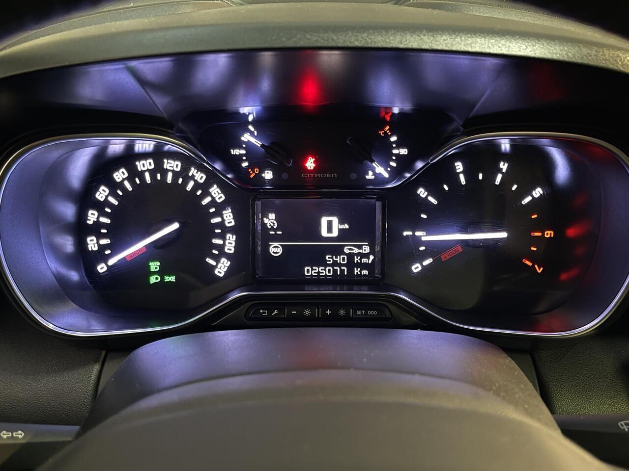 Citroen C3 Aircross 1.2 PureTech Plus 16"/Head-up/Keyless/Navigatie/Grip Control/Climate/Cruise/Apple Carplay & Android Auto