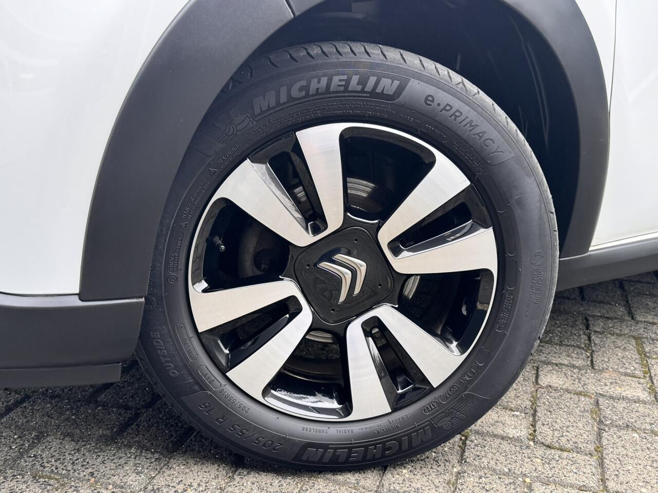 Citroen C3 1.2 PureTech Shine | Stoelverwarming | Armsteun | Camera | MEER FOTO'S VOLGEN! Apple/Android CarPlay