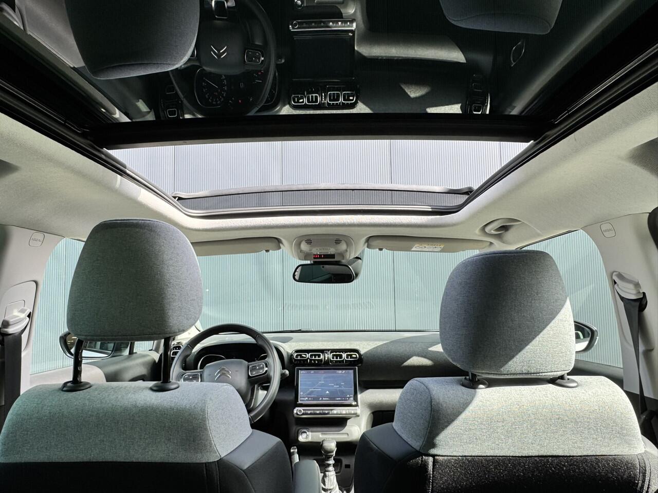 Citroen C3 Aircross 1.2 PureTech 110 Feel | Lederen bekleding | Panoramadak | Stoelverwarming | Navigatie