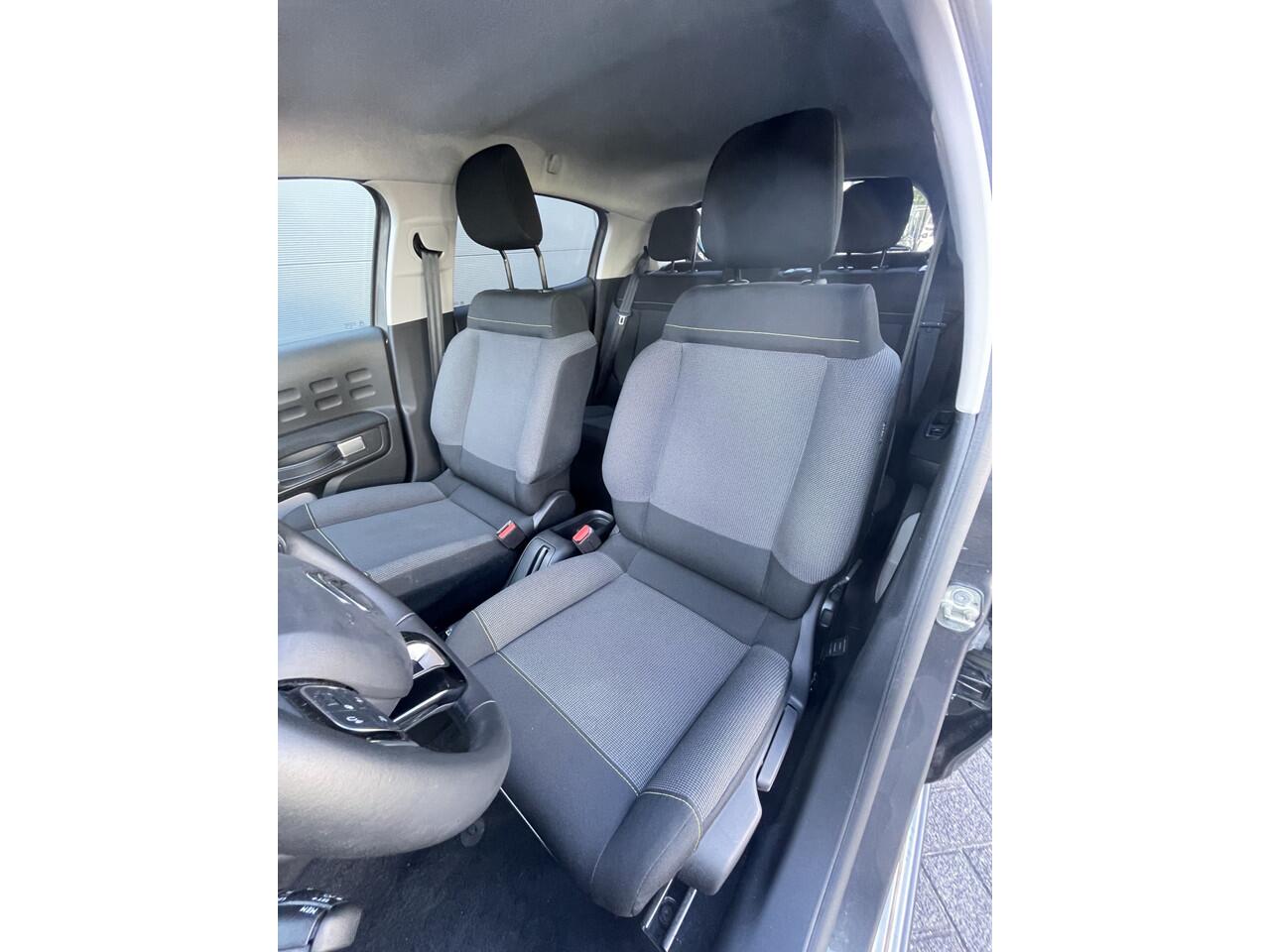 Citroen C3 110pk Max (Keyless Entry - Camera - LED - Automatische Airco - Apple Carplay - Navigatie)