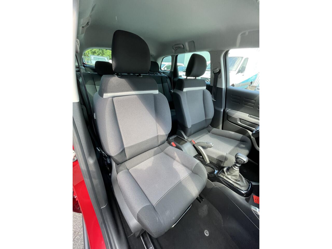 Citroen C3 Aircross 110pk Max (Camera - Keyless Entry - 17"incl 4S - Grip Controle - Apple Carplay - Navigatie - Automatische Airco)