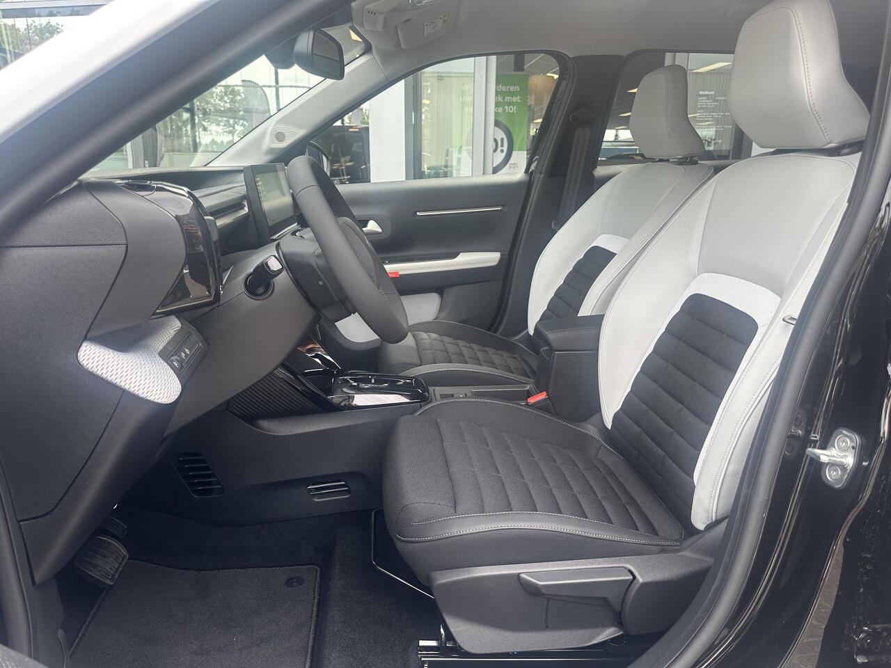 Citroen C3 Ë-C3 Aircross Max 113pk Comfort Range 44 kWh | Comfort Stoelen | Apple Carplay/Android Auto | Parkeercamera/-sensoren | Full LED | DAB | Cruise Control | Climate Control | Draadloze telefoonlader |