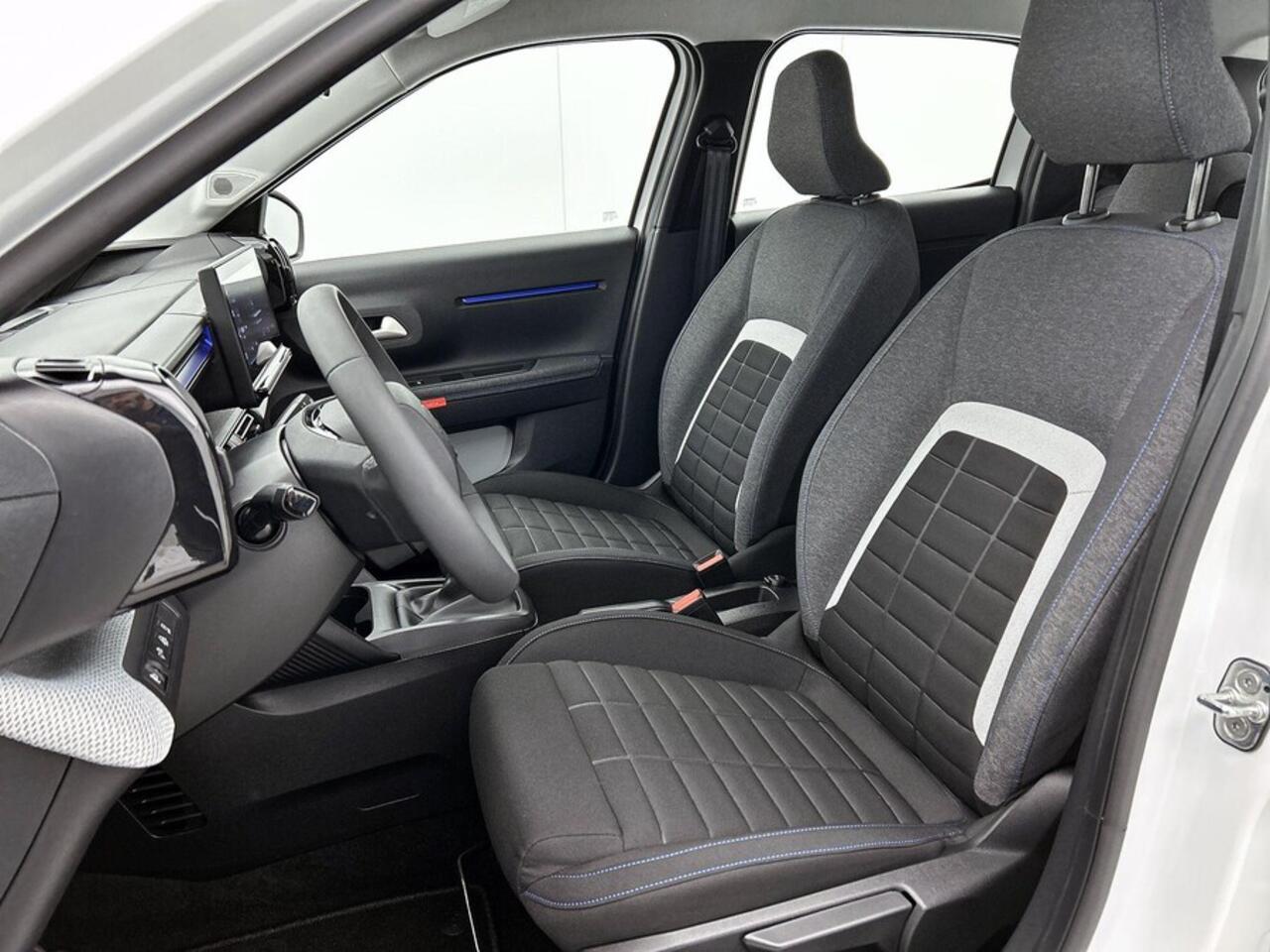 Citroen C3 Turbo 100pk Plus | Rijklaar | Apple Carplay | 17" Wielen | Dakrails Glossy Black |