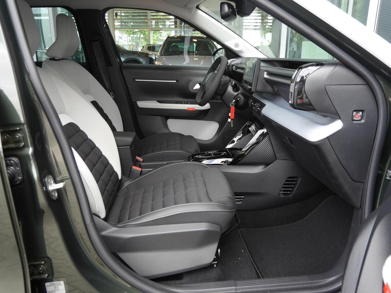 Citroen C3 Ë-C3 Aircross Plus 113pk Comfort Range 44 kWh | Nieuw uit voorraad | Navigatie | Camera | Lichtmetalen velgen | Draadloze carplay / Android auto