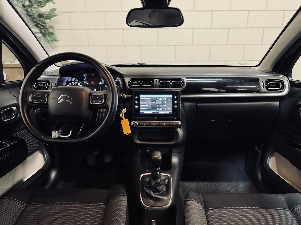 Citroen C3 1.2 PureTech 110PK Shine | LED | CarPlay | Navi