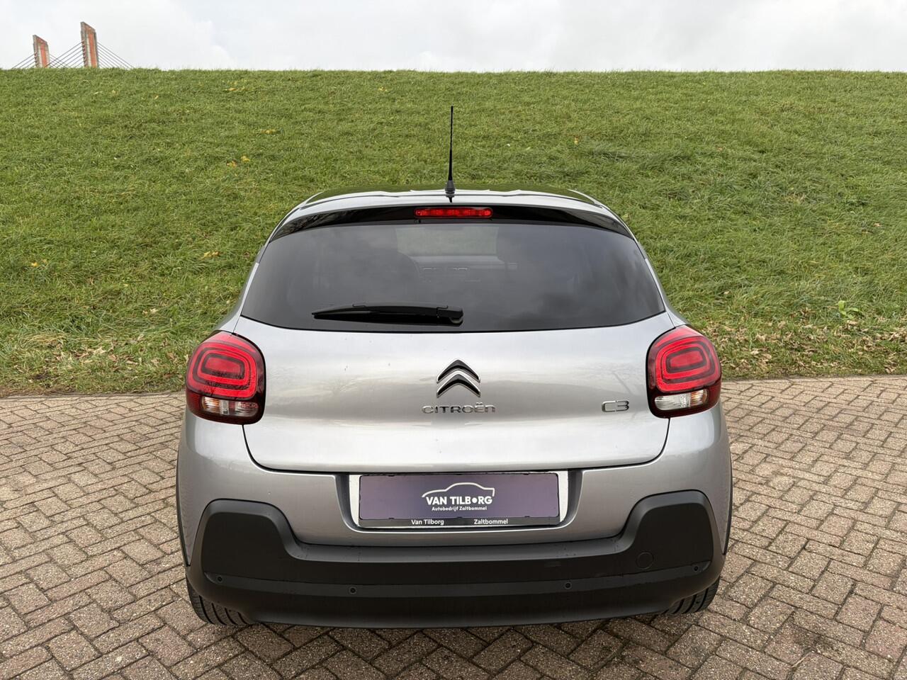 Citroen C3 1.2 PureTech Max OUTLET | SUPERDEAL | OPRUIMING Parkeer Camera | Apple Carplay | Keyless Entry | 16'' LMV |