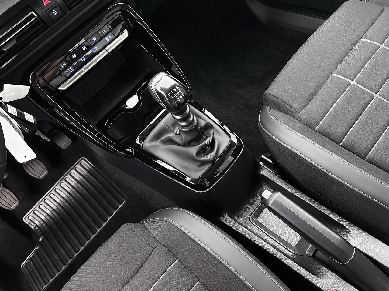 Citroen C3 Turbo 100pk Max | Rijklaar | Achteruitrijcamera | Comfort Seats | 17" LMV |