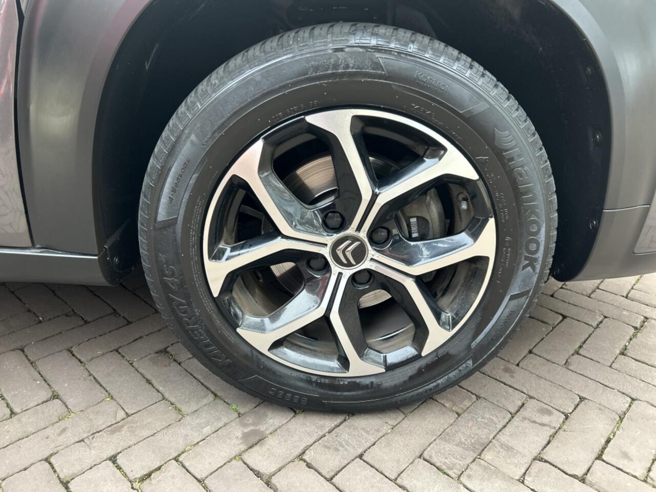 Citroen C3 Aircross 1.2 110pk Shine Navi, Carplay, LMV, Stoelverw.